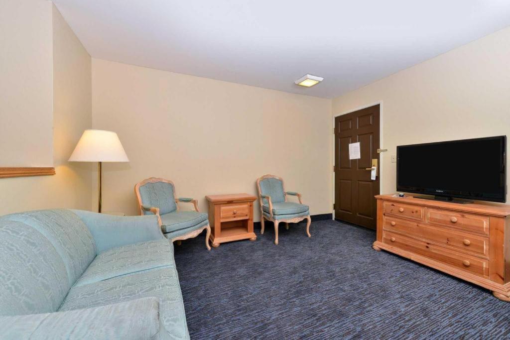 Quality Inn & Suites Shawano Buitenkant foto
